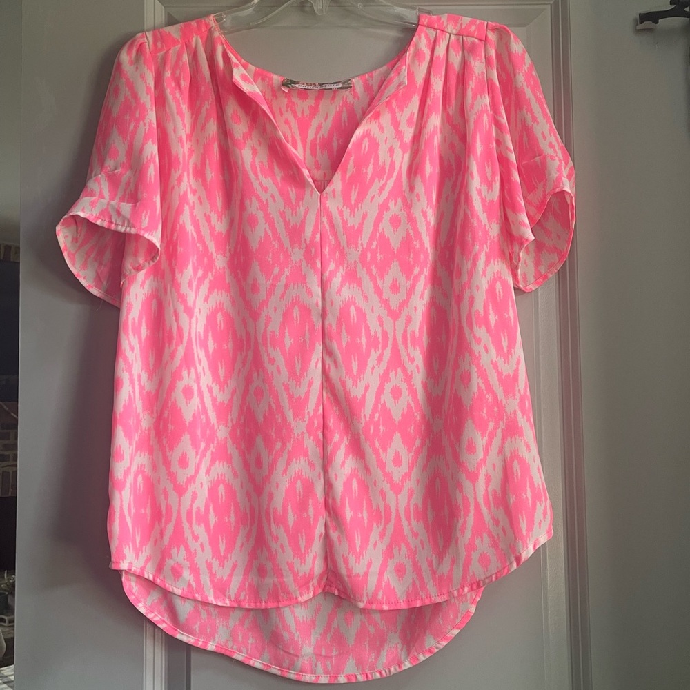 Pants Store pink and white blouse size medium